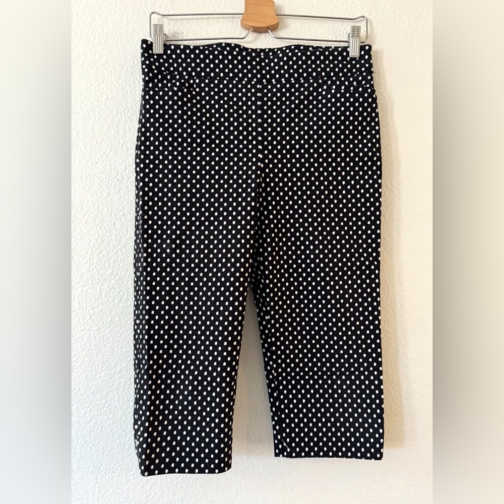 Chico's Brigitte Capri Pants Size 10 BlackWhite Stretch Slim Fit Cropped Pull On